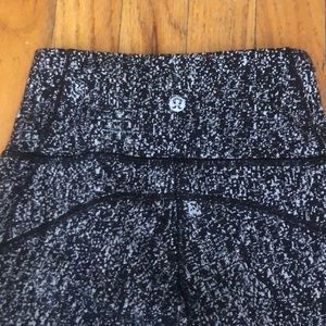 Lululemon Patterned ‘23 length croppish Leggings